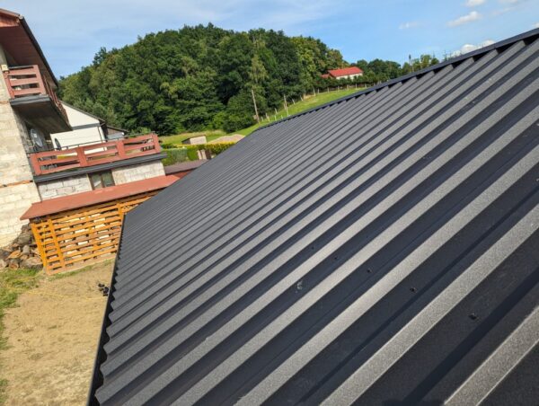 budynek gospodarczy garaż premium 5x7 z wypustem dachu, podbitką, blacha T-35, okno 80x60 - obrazek 7