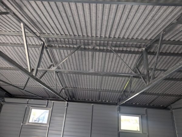 drewnopodobny garaż premium 6x6,5 multigloss z wypustem dachu, podbitką, blacha T-14, okno 80x60 +drzwi - obrazek 7