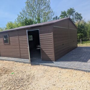 garaż drewnopodobny orzech 6x6, drzwi, rynny, okno 80x80