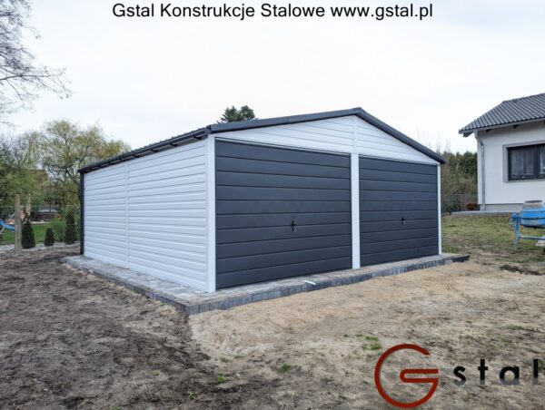 garaż 6x6 biały antracyt drzwi okno rynny - obrazek 2