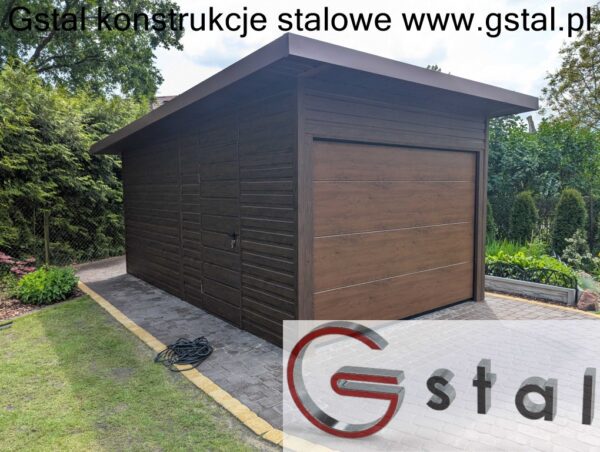 garaż 3x5 orzech z bramą segmentową i wypustem dachu - obrazek 2