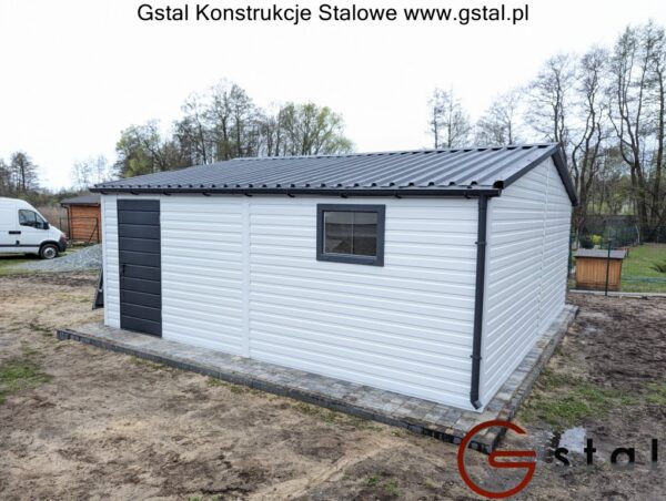 garaż 6x6 biały antracyt drzwi okno rynny - obrazek 5