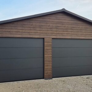 garaż blaszany 8x6 z bramą segmentową